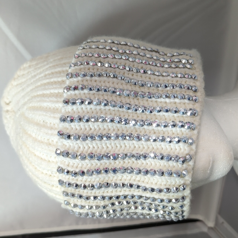 Gently worn Elegant Beanie whitebwith Stone Beads